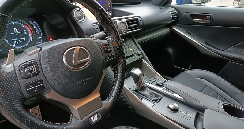Lexus IS cena 116727 przebieg: 109000, rok produkcji 2016 z Warszawa małe 326